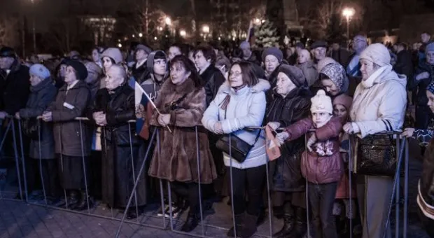 В Севастополе концертом на площади П.С. Нахимова стартовала акция «Солдатское сердце»