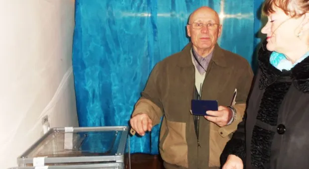 Голосование на одном из участков Севастополя. За 2 часа на референдум пришло более четверти всех избирателей