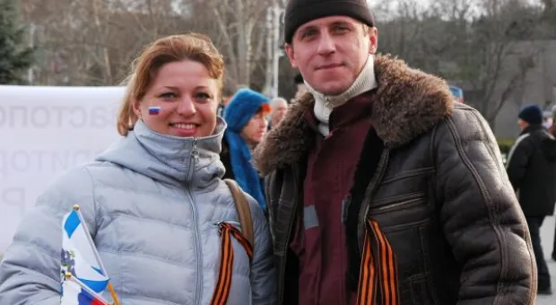 На площадь П.С. Нахимова в Севастополе собираются горожане