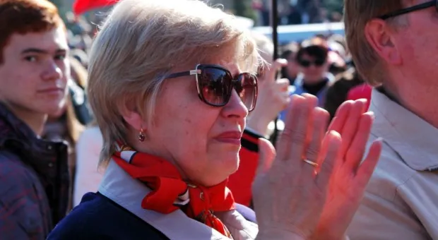 "Добрый день, граждане России — жители Крыма и Севастополя...". Тысячи севастопольцев на площади П.С. Нахимова слушали Обращение своего Президента