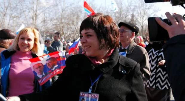 "Добрый день, граждане России — жители Крыма и Севастополя...". Тысячи севастопольцев на площади П.С. Нахимова слушали Обращение своего Президента