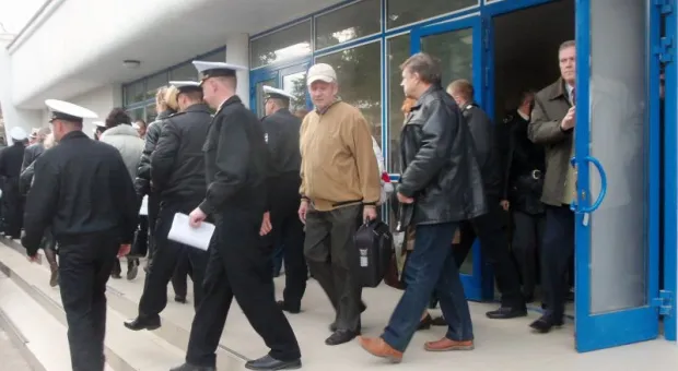 Преподавателям «Нахимки» в Севастополе предложили оформить российские паспорта и остаться работать