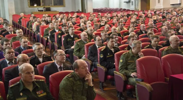 В Севастополе замминистра обороны России Д. Булгаков встретился с военнослужащими ВМСУ