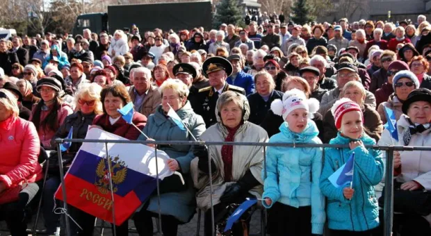 И. Кобзон об акции "Солдатское сердце" в Севастополе: "Это никакая не пиар-акция. Здесь чистая, человеческая помощь людям"