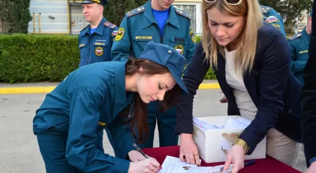 Спасатели Севастополя получили российские паспорта
