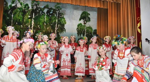 С 25-летием севастопольскую «Калинку» поздравил даже Сергей Безруков