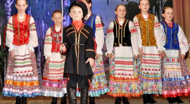 С 25-летием севастопольскую «Калинку» поздравил даже Сергей Безруков