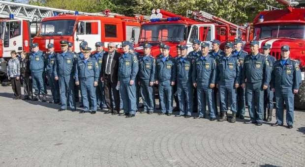 Севастопольские спасатели торжественно отметили свой первый в составе России праздник ― 365-летие пожарной охраны России