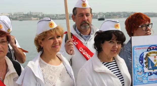 В Севастополь снова слетелись... моржи
