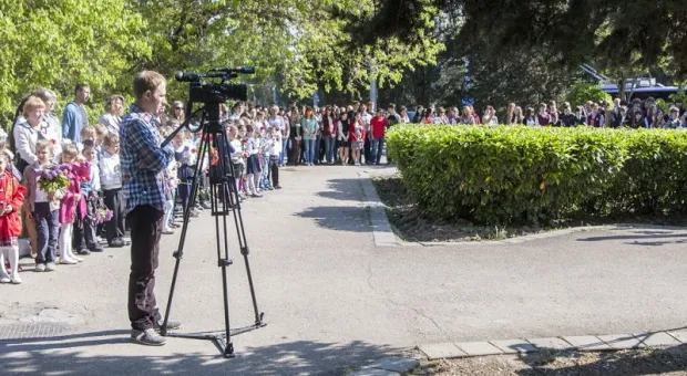В Севастополе прошел "детский" митинг в парке Рыжова. "Помните: вы - не бандеровцы. Вы - севастопольцы!"