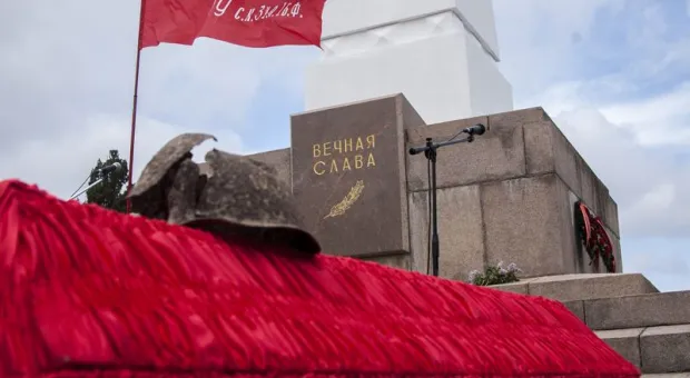 Последний воинский салют в честь павших героев. В Севастополе захоронили 98 воинов Великой Отечественной