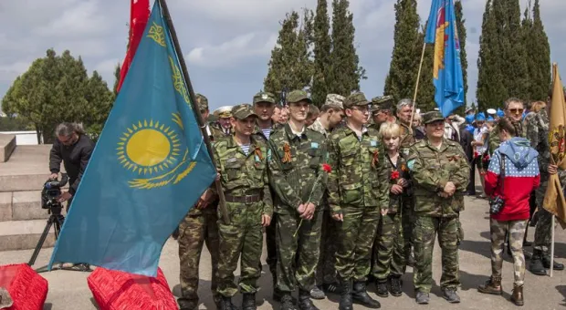 Последний воинский салют в честь павших героев. В Севастополе захоронили 98 воинов Великой Отечественной