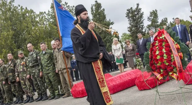 Последний воинский салют в честь павших героев. В Севастополе захоронили 98 воинов Великой Отечественной