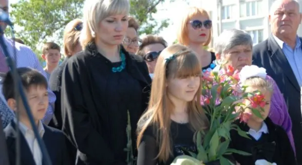 В Севастополе торжественно открыли памятник "Героям, погибшим в мирное время"