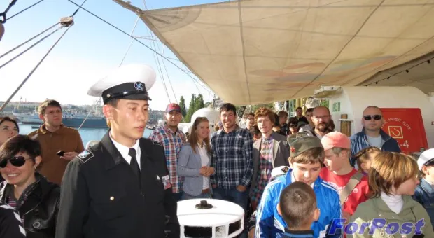 В Севастополь прибыл легендарный парусник «Крузенште́рн»