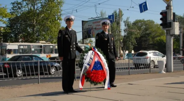 Традиционный митинг у памятника героям-подводникам прошел в Севастополе