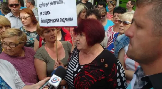 Пирожковая вместо вокзала, стоянка вместо сквера... Ещё раз о площади Захарова