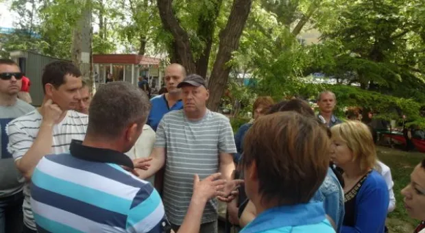 Пирожковая вместо вокзала, стоянка вместо сквера... Ещё раз о площади Захарова