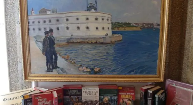 «Самое сильное потрясение в жизни». В Севастополе прошла особая выставка картин, книг и документов