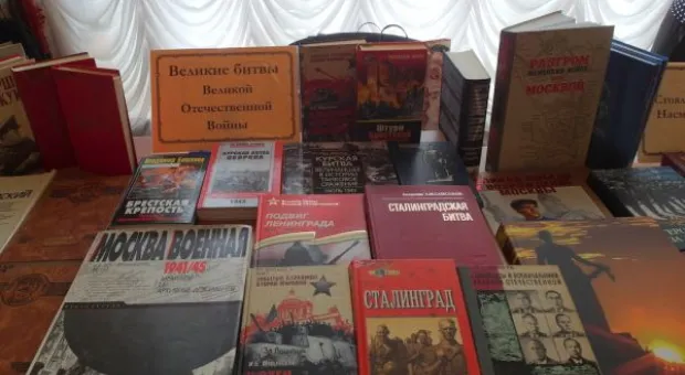 «Самое сильное потрясение в жизни». В Севастополе прошла особая выставка картин, книг и документов