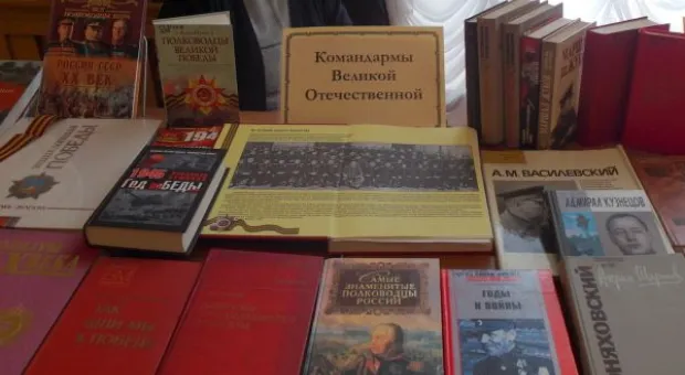 «Самое сильное потрясение в жизни». В Севастополе прошла особая выставка картин, книг и документов