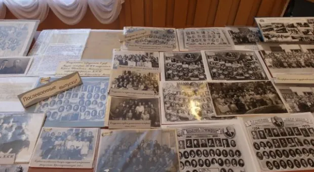 «Самое сильное потрясение в жизни». В Севастополе прошла особая выставка картин, книг и документов
