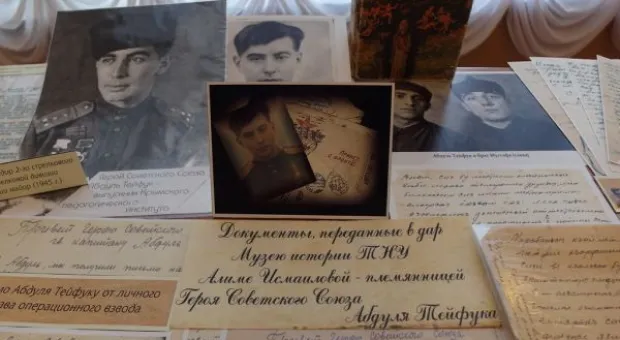 «Самое сильное потрясение в жизни». В Севастополе прошла особая выставка картин, книг и документов