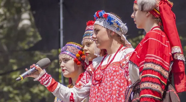 Над главной площадью Севастополя в честь Дня славянской письменности и культуры прозвучало монументальное «Славься!»