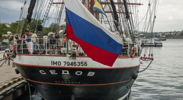 Крупнейшие российские парусники прибыли в Севастополь