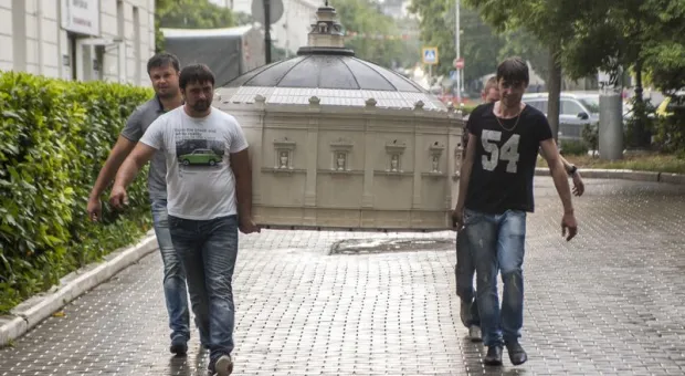 Часть коллекции "Крым в миниатюре" разместилась на Приморском бульваре в Севастополе. После экспонаты поедут в тур по России Часть коллекции "Крым в миниатюре" разместилась на Приморском бульваре в Севастополе. После экспонаты поедут в тур по России