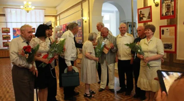 Ко Дню России Правительство Москвы вручило севастопольцам подарочные сертификаты