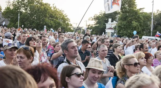 На главной площади Севастополя выступил Большой детский хор России. В полном составе ― 1000 детей