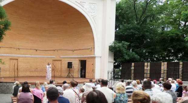 Сергей Миронов на День города подарил севастопольцам «Московского Соловья». «Справедливая Россия» открывает и поддерживает таланты