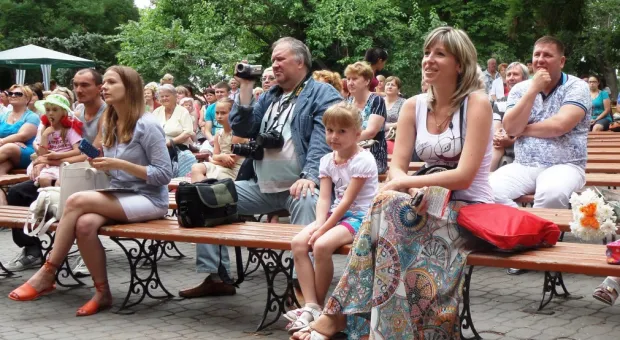 Сергей Миронов на День города подарил севастопольцам «Московского Соловья». «Справедливая Россия» открывает и поддерживает таланты