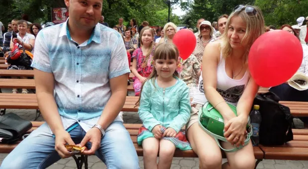 Сергей Миронов на День города подарил севастопольцам «Московского Соловья». «Справедливая Россия» открывает и поддерживает таланты