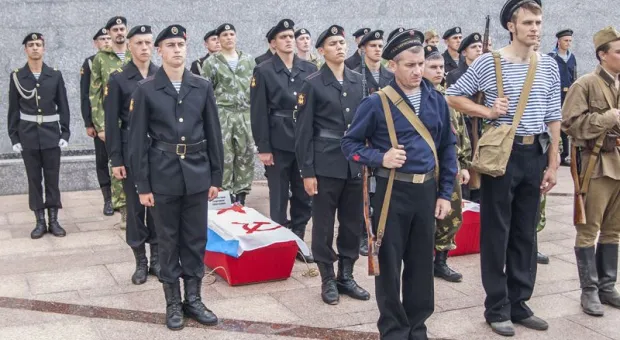 На 35-й Береговой батарее захоронили останки воинов, погибших на последних рубежах обороны Севастополя