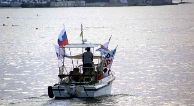Севастополь встречает крейсер «Москву» (ФОТО)