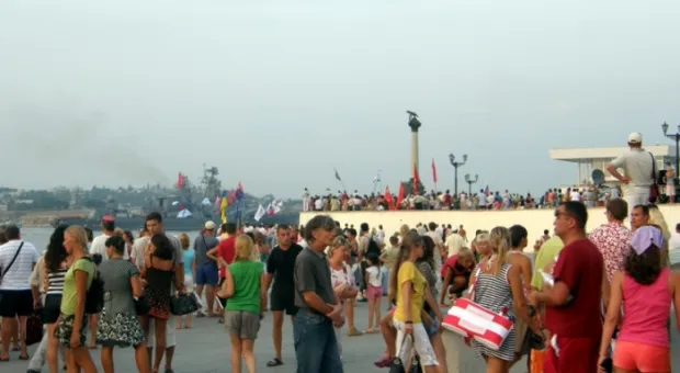 Севастополь встречает крейсер «Москву» (ФОТО)