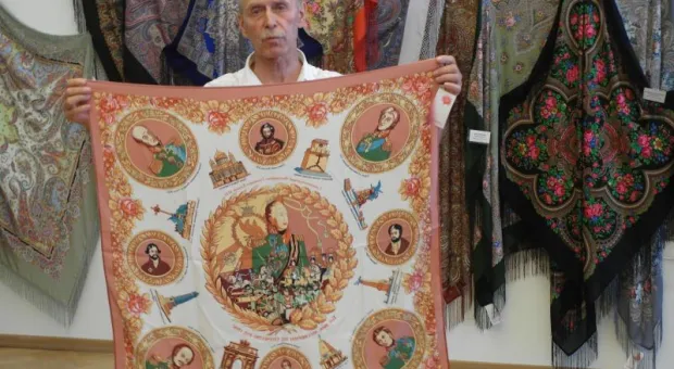 В севастопольском художественном музее открылась выставка «Русская шаль»