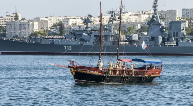 В Севастополе с размахом отмечают День ВМФ