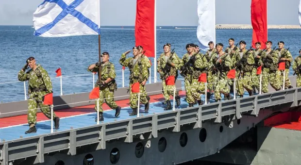 В Севастополе с размахом отмечают День ВМФ