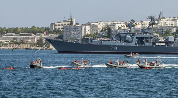 В Севастополе с размахом отмечают День ВМФ