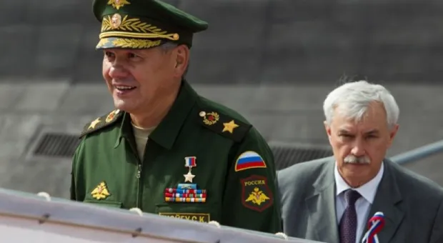 Подъем Андреевского флага на подводной лодке "Новороссийск"