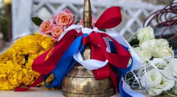 Книги, собранные со всех регионов России, подарили школам Севастополя