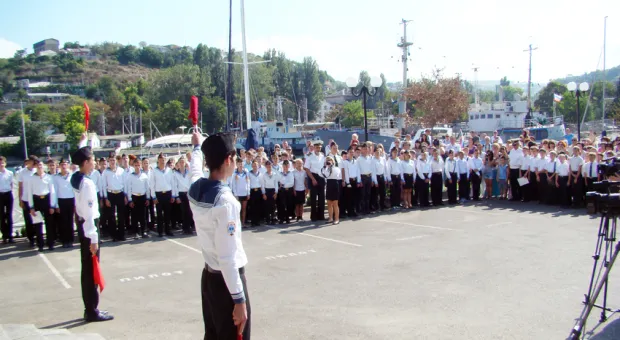 В Севастополе в Детской флотилии «отбили склянки» нового учебного года В Севастополе в Детской флотилии «отбили склянки» нового учебного года