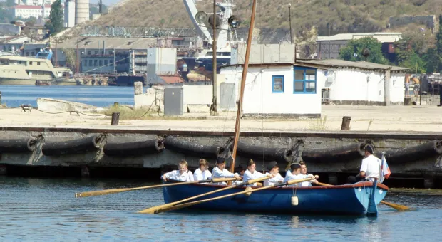 В Севастополе в Детской флотилии «отбили склянки» нового учебного года В Севастополе в Детской флотилии «отбили склянки» нового учебного года