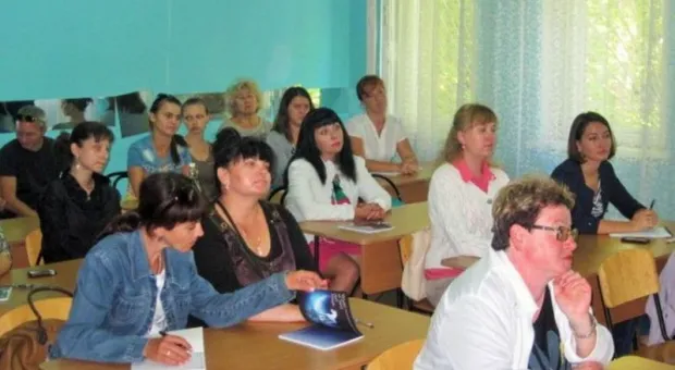 В Крымском федеральном округе подготовят квалифицированных переводчиков русского жестового языка. Среди них – севастопольцы В Крымском федеральном округе подготовят квалифицированных переводчиков русского жестового языка. Среди них – севастопольцы