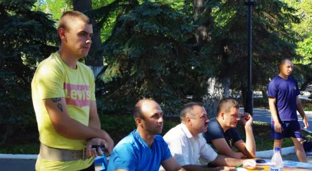 Морской пехотинец ЧФ на соревнованиях в Севастополе поднял почти 10 тонн «железа» Морской пехотинец ЧФ на соревнованиях в Севастополе поднял почти 10 тонн «железа»