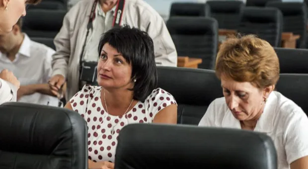 После получения мандатов депутаты Заксобрания Севастополя учились "жать на кнопки"