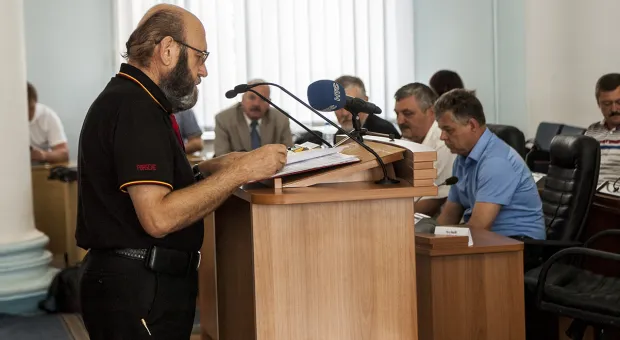 После получения мандатов депутаты Заксобрания Севастополя учились "жать на кнопки"